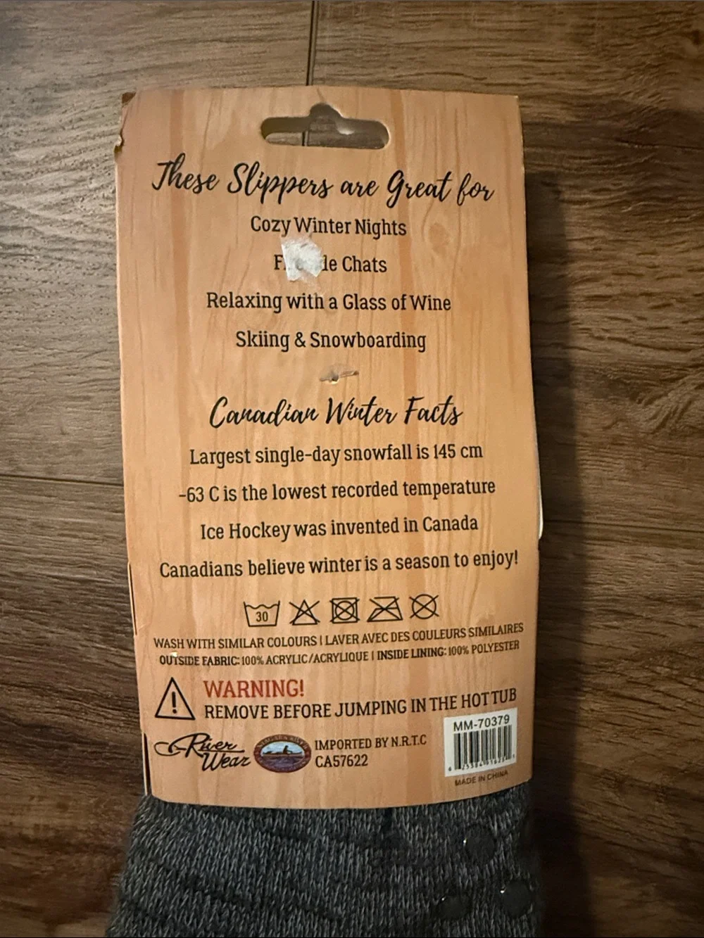 Men’s Grey and Cream Maple-Accent Slipper Socks